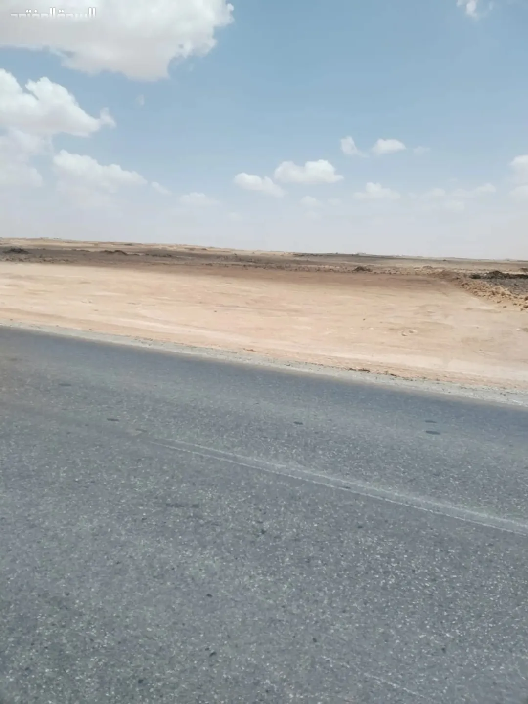 فرصتك للاستثمارالذكي في المفرق والقطعه على شارعين السعر تحدي في المنطقة القطعه مثل الكف
