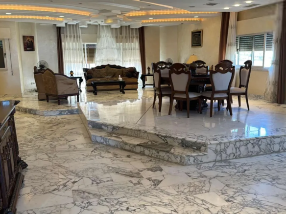 شقة فاخرة مفروشة للايجار طابق رابع في الجبيهة – عمان الاردن | ID 609576