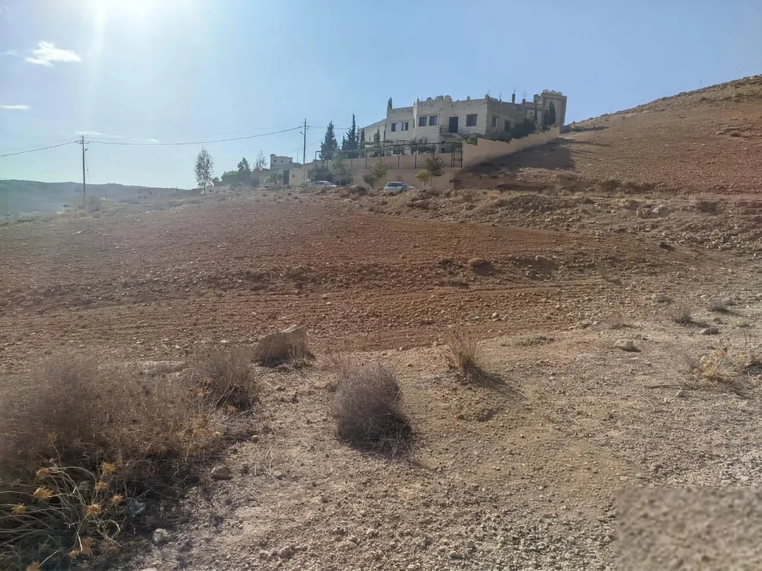 أرض سكنية مميزة للبيع في حي الرياض – بيرين