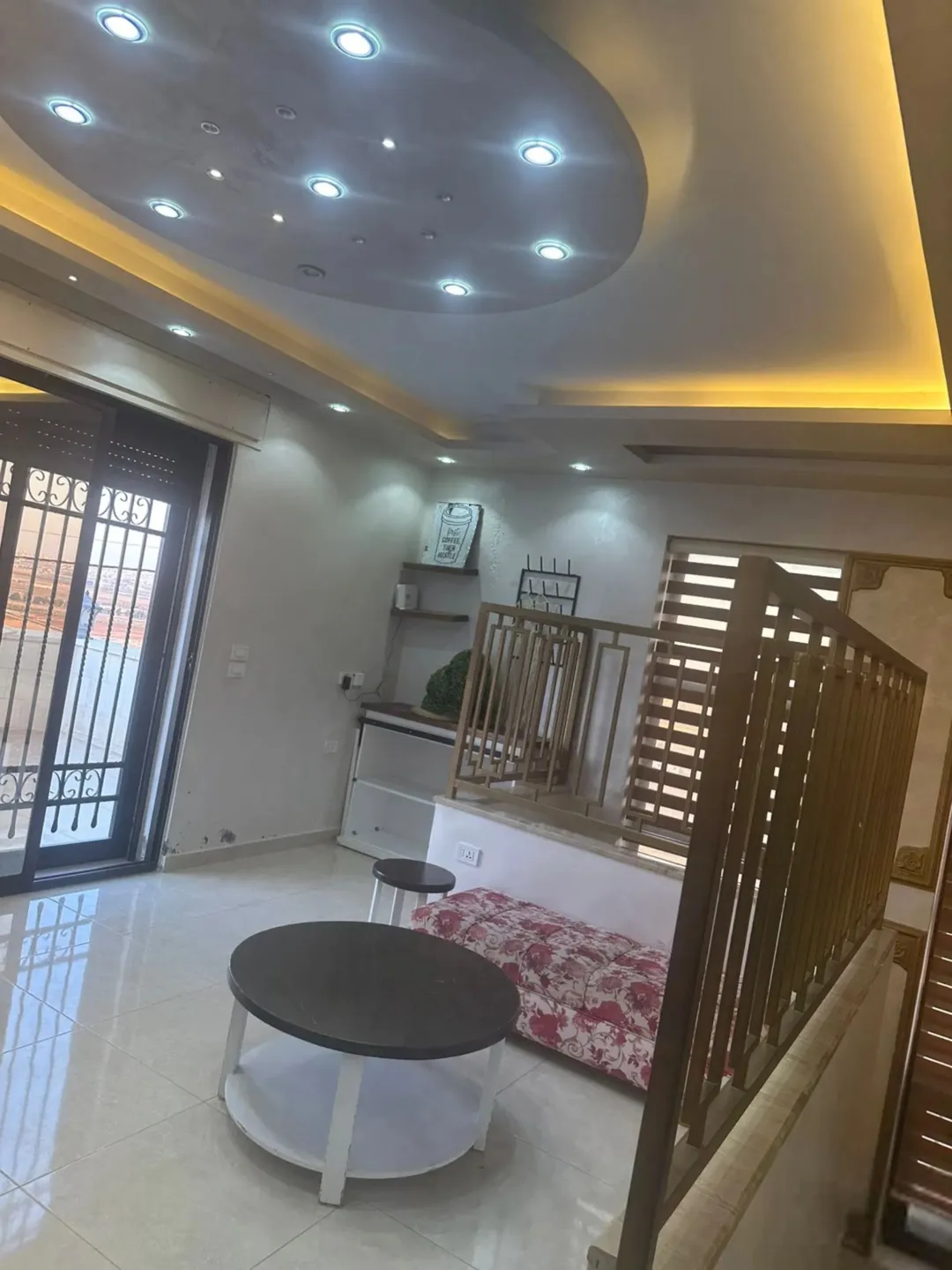 فيلا مميزه باطلاله مميزه خلف جامعه الزيتون