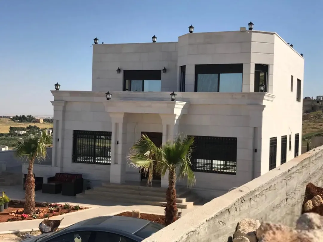 فيلا مميزه باطلاله مميزه خلف جامعه الزيتون