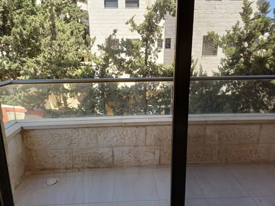 شقة مفروشة راقية في الصويفية بالقرب من المدارس الأمريكية