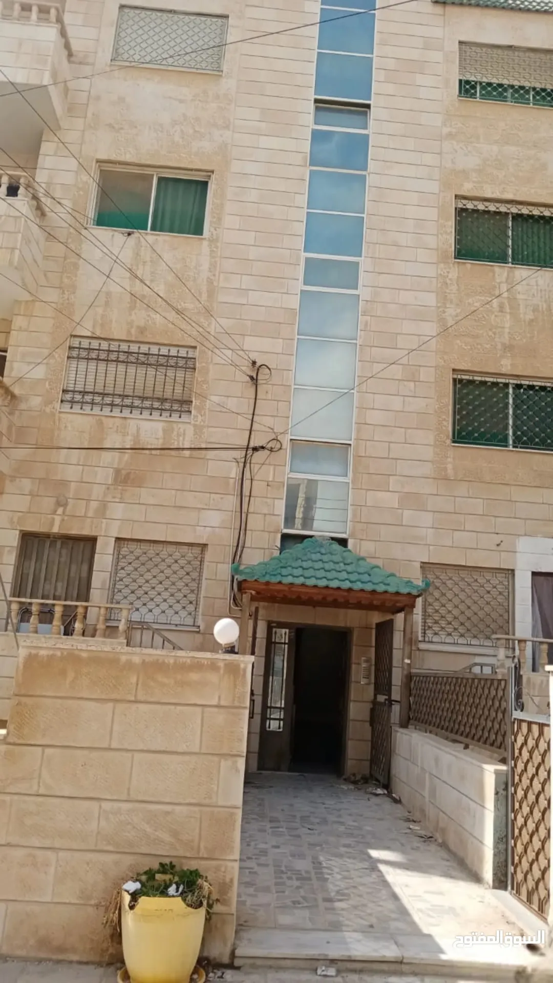 شقة رائعة للبيع في الزرقاء الجديدة