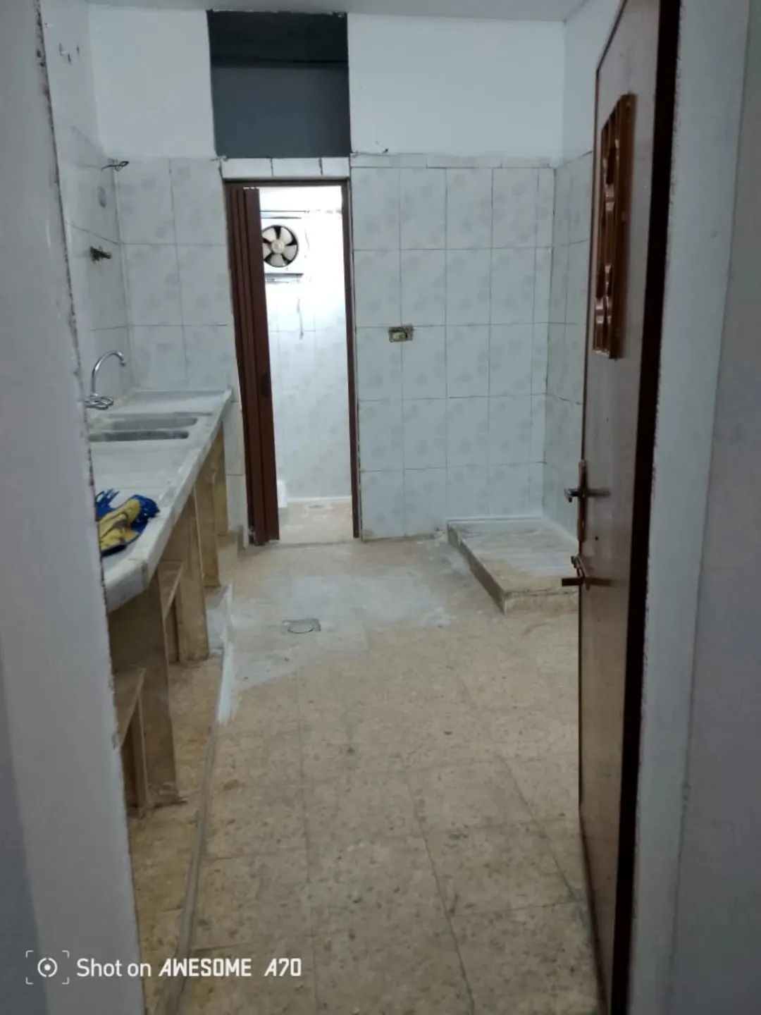 بيت طابقين للبيع 21 000 دينار أردني للأستشمار الغويري في حي الأمير عبدالله
