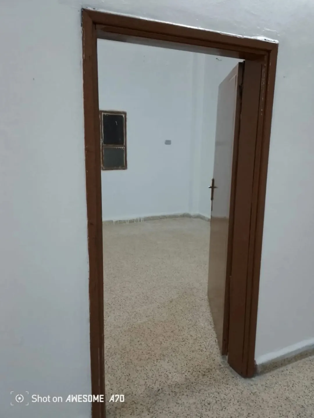 بيت طابقين للبيع 21 000 دينار أردني للأستشمار الغويري في حي الأمير عبدالله