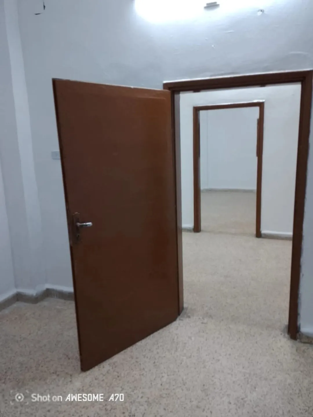 بيت طابقين للبيع 21 000 دينار أردني للأستشمار الغويري في حي الأمير عبدالله