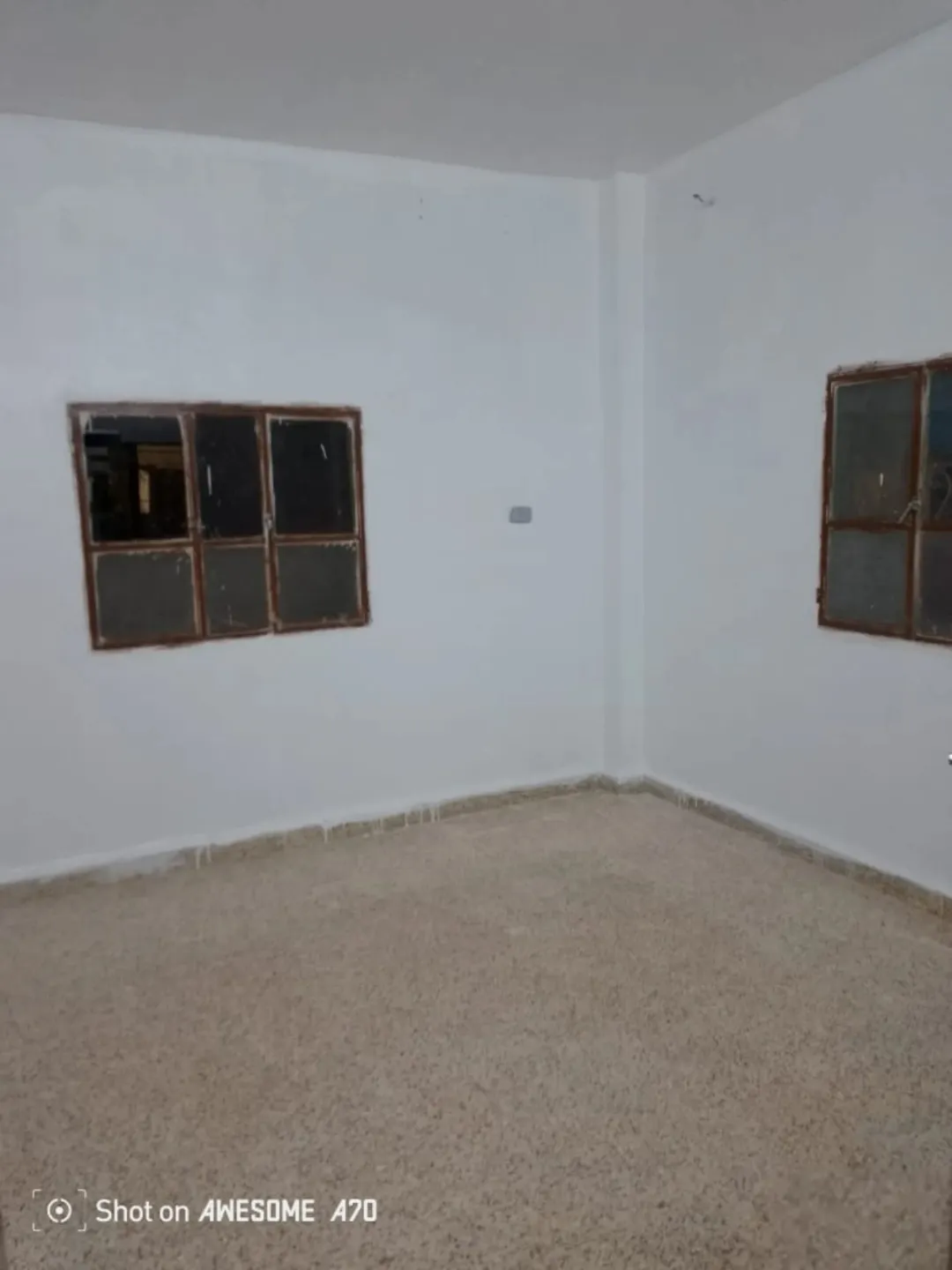 بيت طابقين للبيع 21 000 دينار أردني للأستشمار الغويري في حي الأمير عبدالله