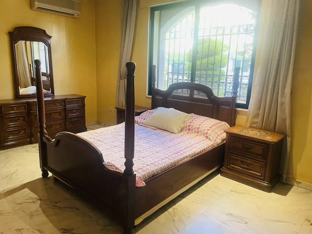 فيلا فاخرة للبيع في دير غبار بسعر 550,000 دينار أردني
