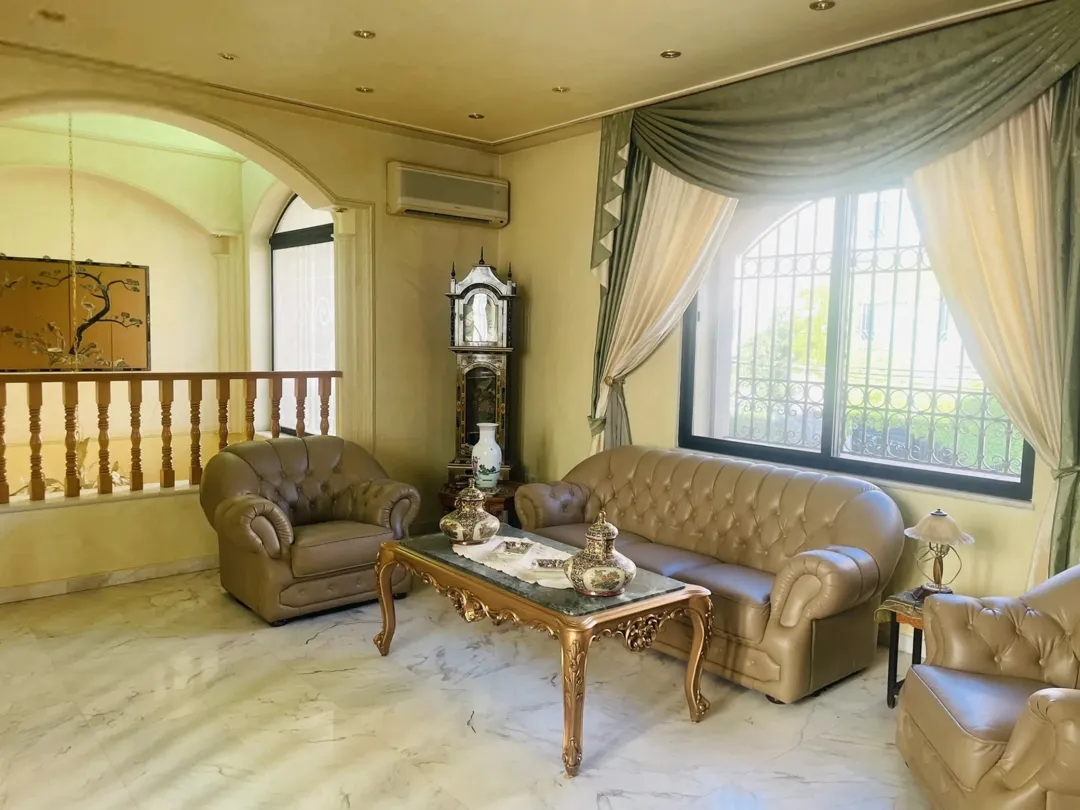 فيلا فاخرة للبيع في دير غبار بسعر 550,000 دينار أردني