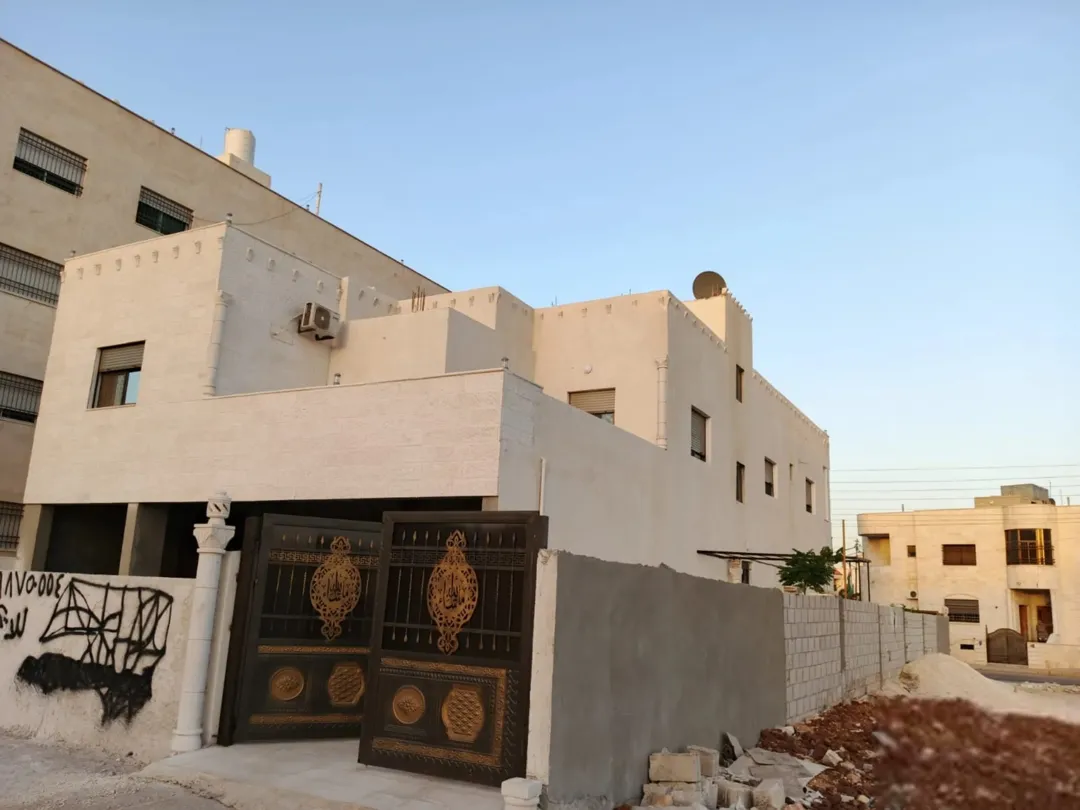 مجمع للبيع مباشره