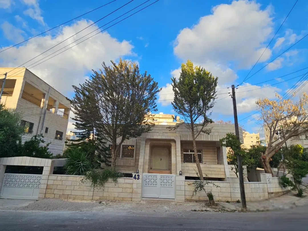 فيلا مستقلة للبيع في إربد – الحي الجنوبي