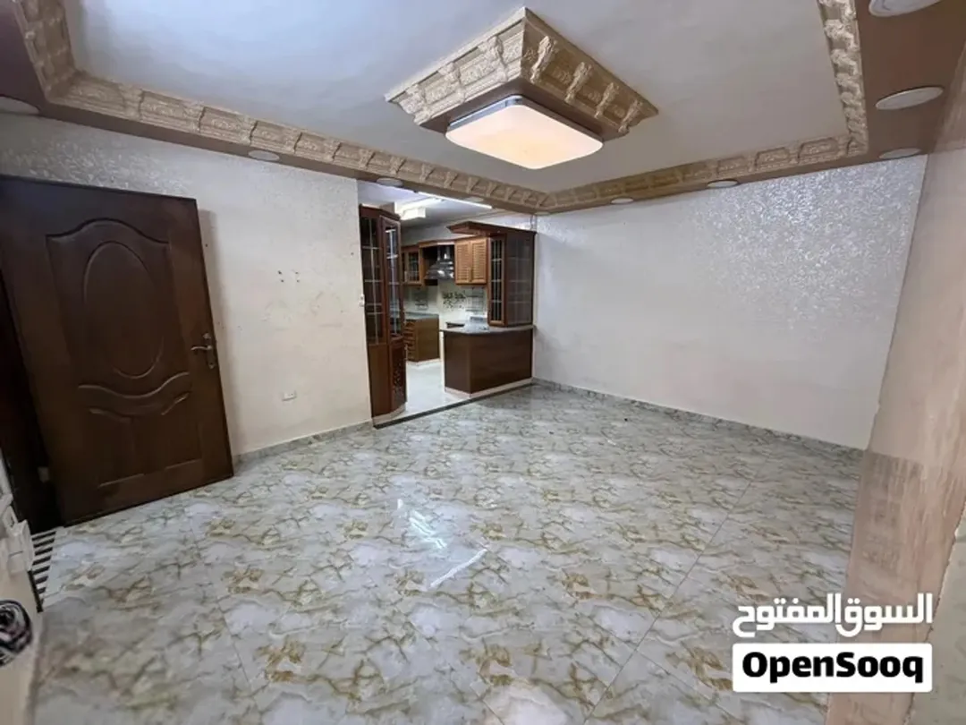 شقة للبيع في إيدون – قرب دوار الرازي (طابق أول بمواصفات ممتازة وموقع استثنائي)