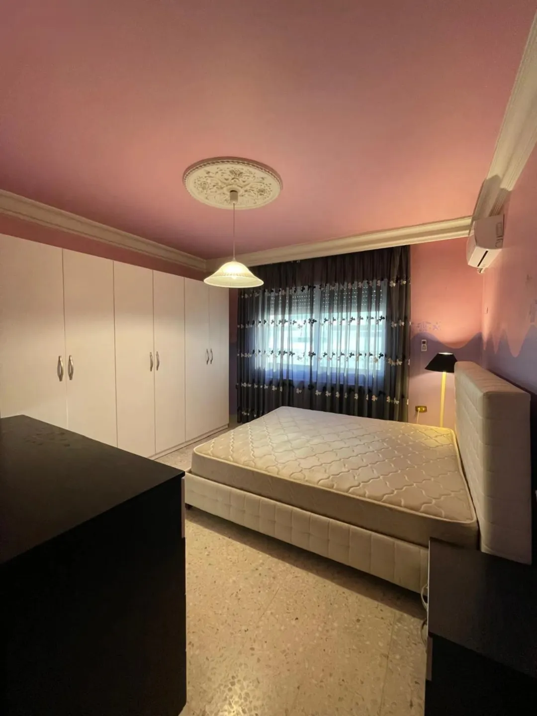 FULLY FURNISHED 3 BED ROOMS APT,BEST LOCATION IN SHMIASANI ,ROSSAY COLLEGE SQUARE BLDG#50 2ND FLOOR