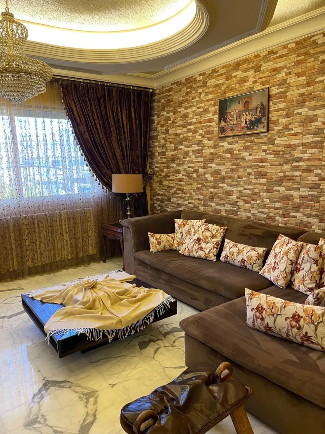 FULLY FURNISHED 3 BED ROOMS APT,BEST LOCATION IN SHMIASANI ,ROSSAY COLLEGE SQUARE BLDG#50 2ND FLOOR