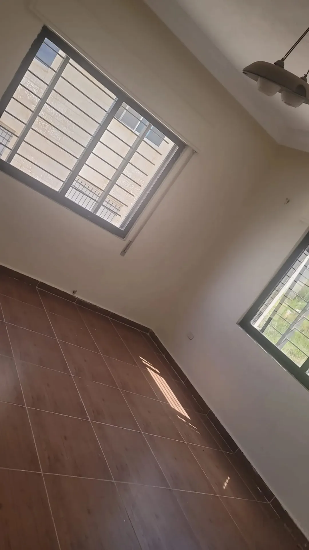 شقة سكنية فاخرة للبيع في منطقة ضاحية الإمام الغزالي