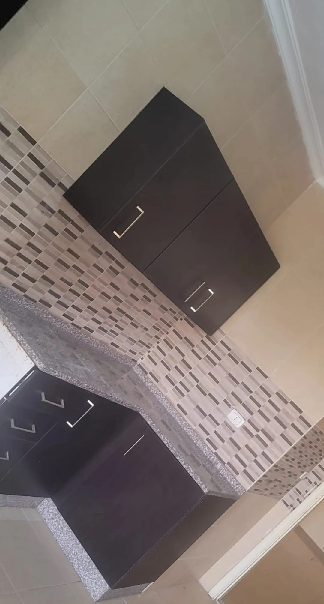 شقة سكنية فاخرة للبيع في منطقة ضاحية الإمام الغزالي