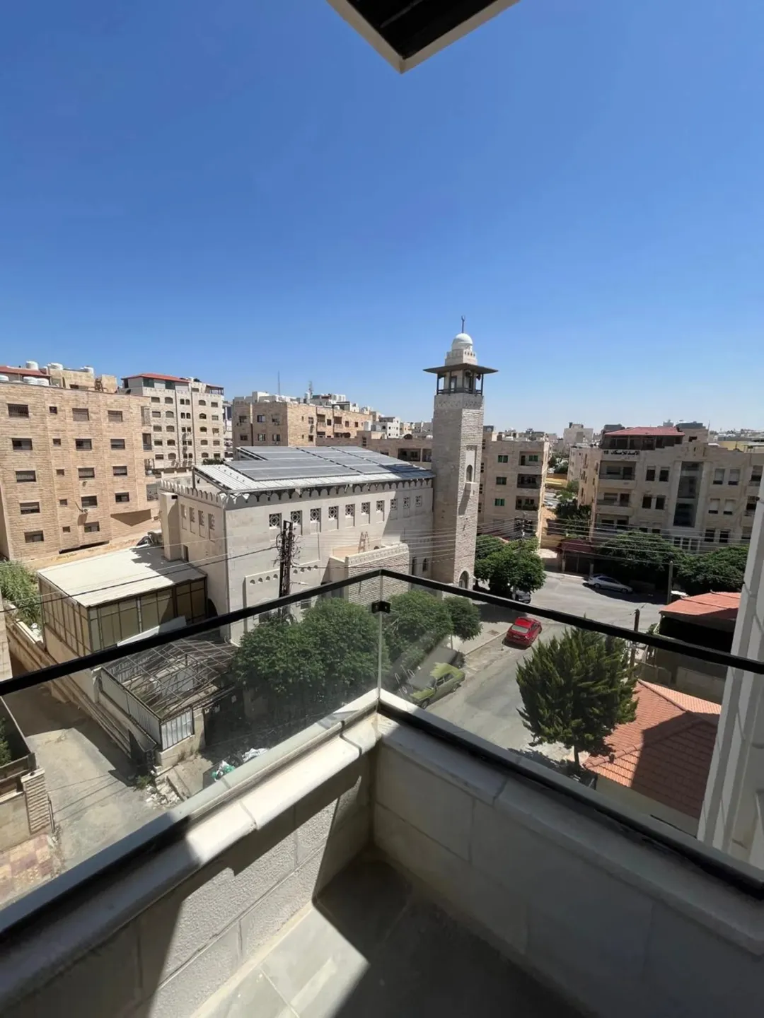 شقة للبيع في ضاحية الياسمين مع ترس