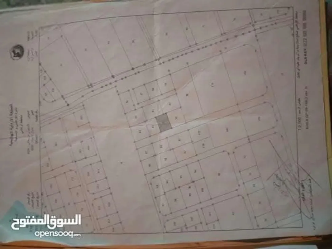 بسم الله الرحمن الرحيم ارض للبيع بسعر حرق مميز جداً ارض للبيع من (المالك مباشرة ) المساحة :(917متر