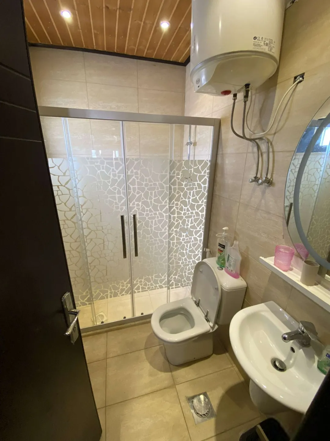 b46f16c1e0_07_cleaned روف ساحر للايجار في خلدا إطلالة لا تُضاهى – عمان الاردن | ID 732651
