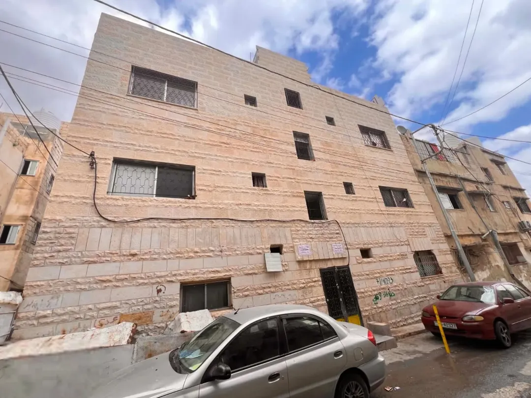 عمارة سكنية للبيع في منطقة الوحدات – عمان