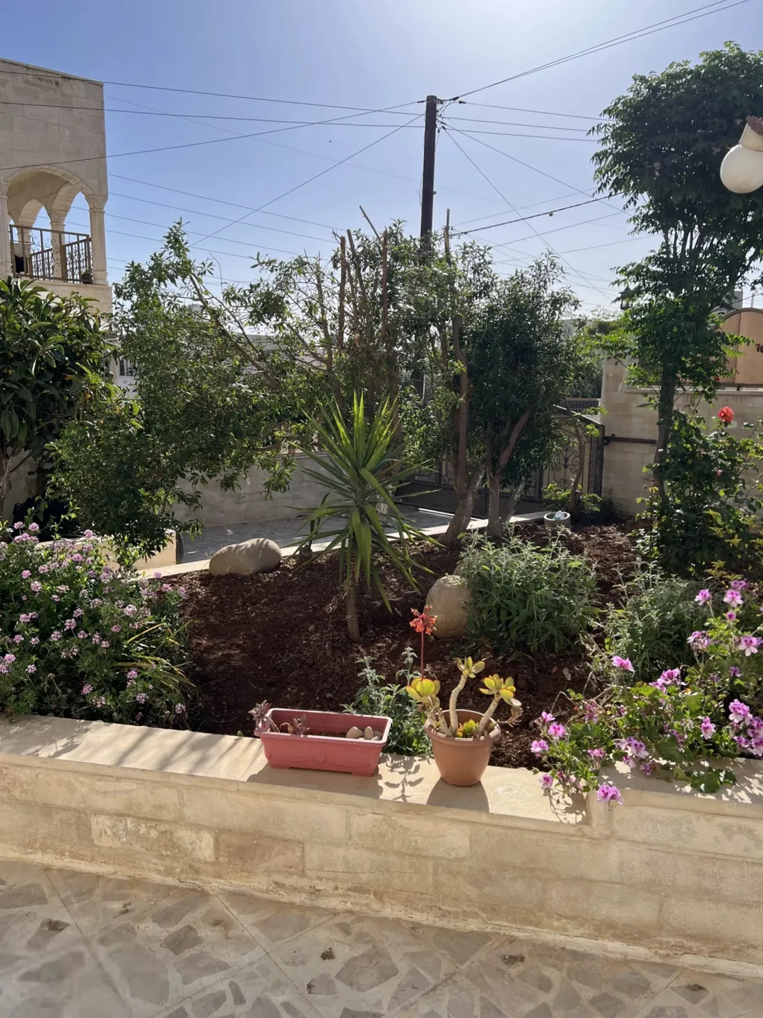 بيت مستقل 3 طوابق مع روف