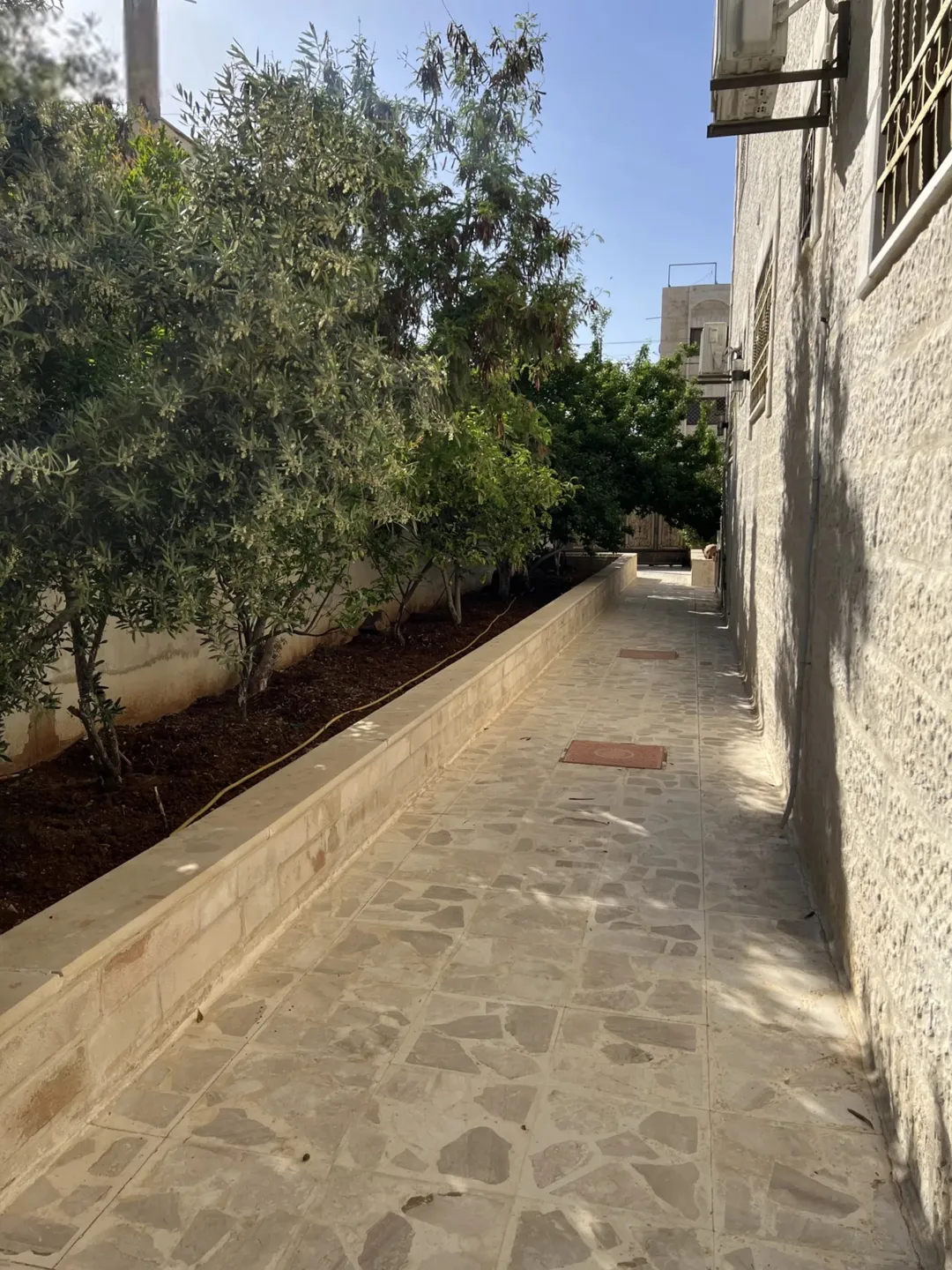 بيت مستقل 3 طوابق مع روف