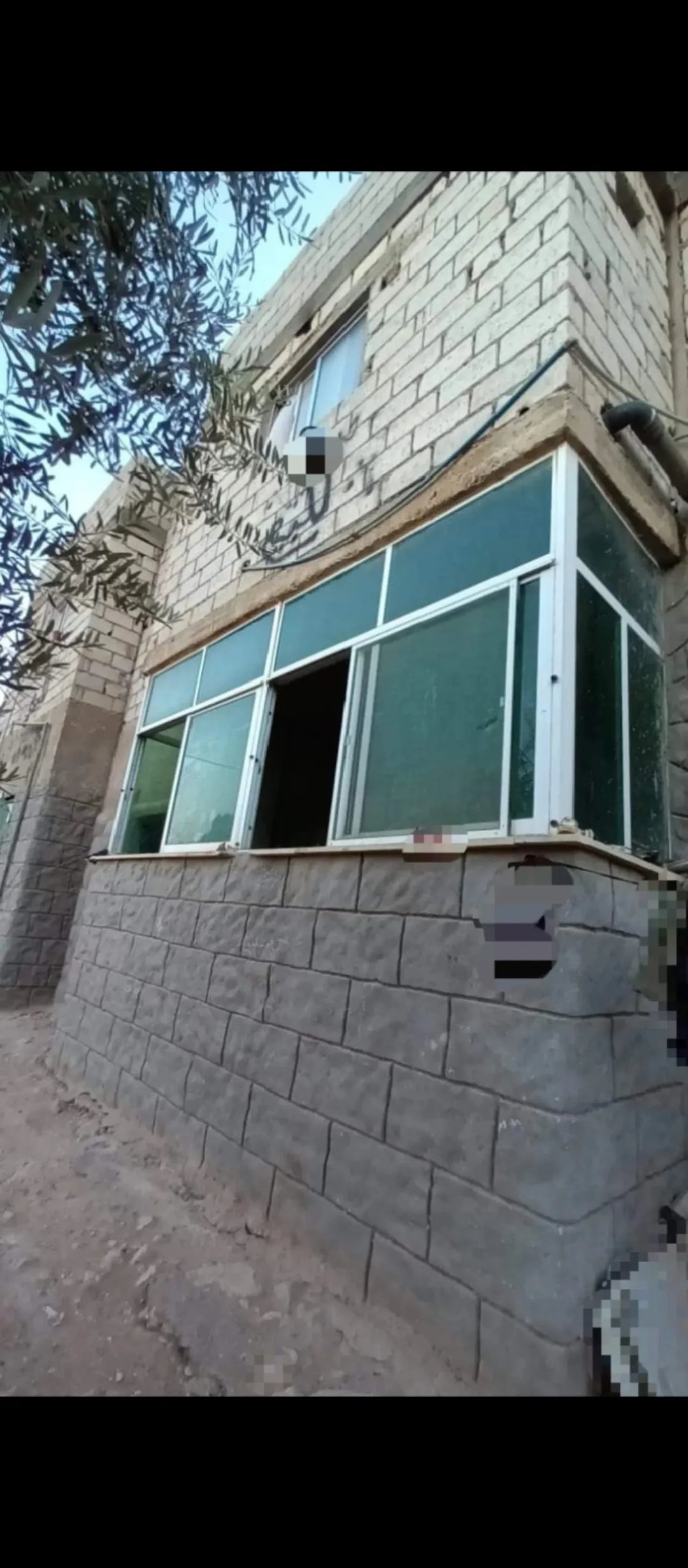 أرض سكنية مع بناء طابقين للبيع في رجم الشامي – عمان
