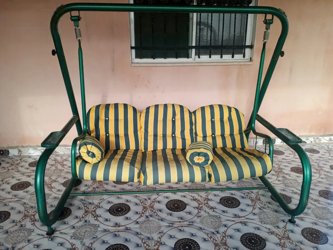 مزرعة رائعة مع مسبح للبيع