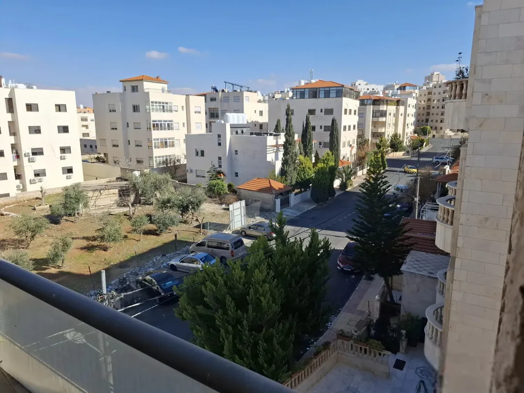 شقة ط3 ضاحية الرشيد 172 م قرب مدارس المنهل ومسجد اشتي التميمي