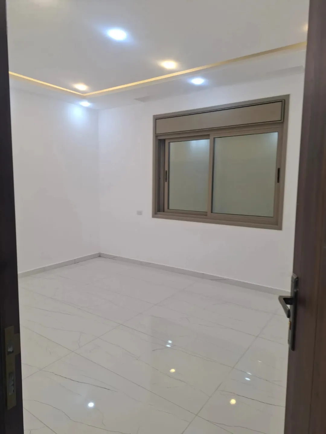 شقة فاخره للبيع في أبو علندا أسكان الكهرباء مباشرة في أجمل منطقة في أسكان الكهرباء مطلة