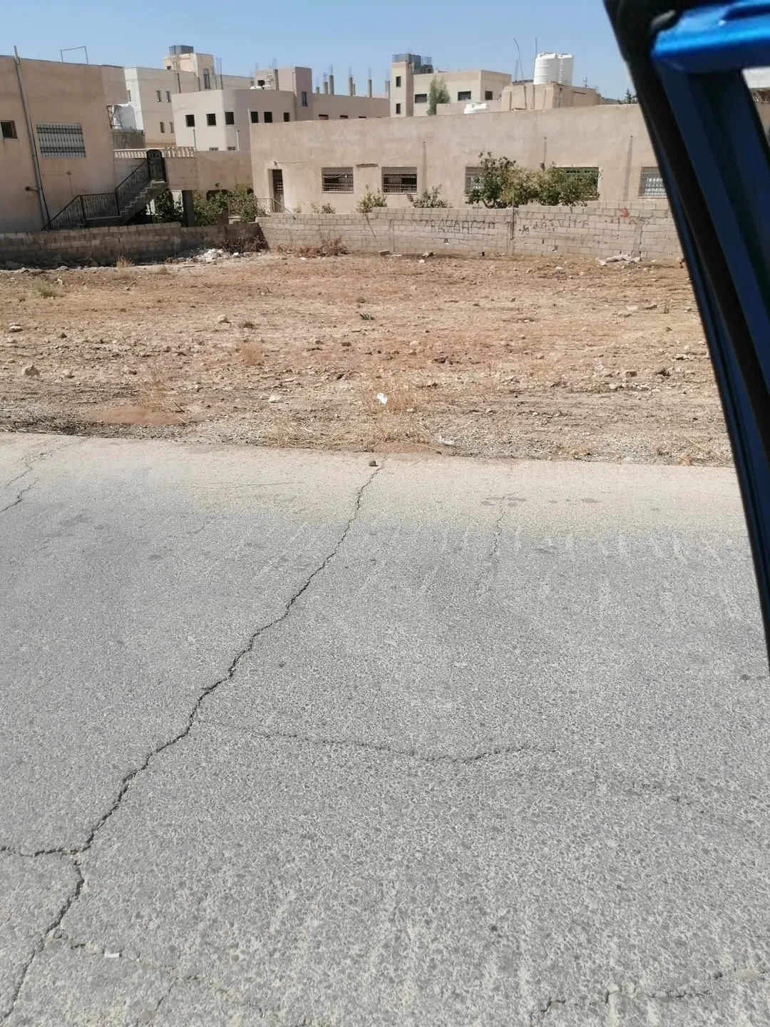 أرض استثمارية مميزة للبيع في منطقة البيضا – إطلالة وخدمات متكاملة — صورة 4