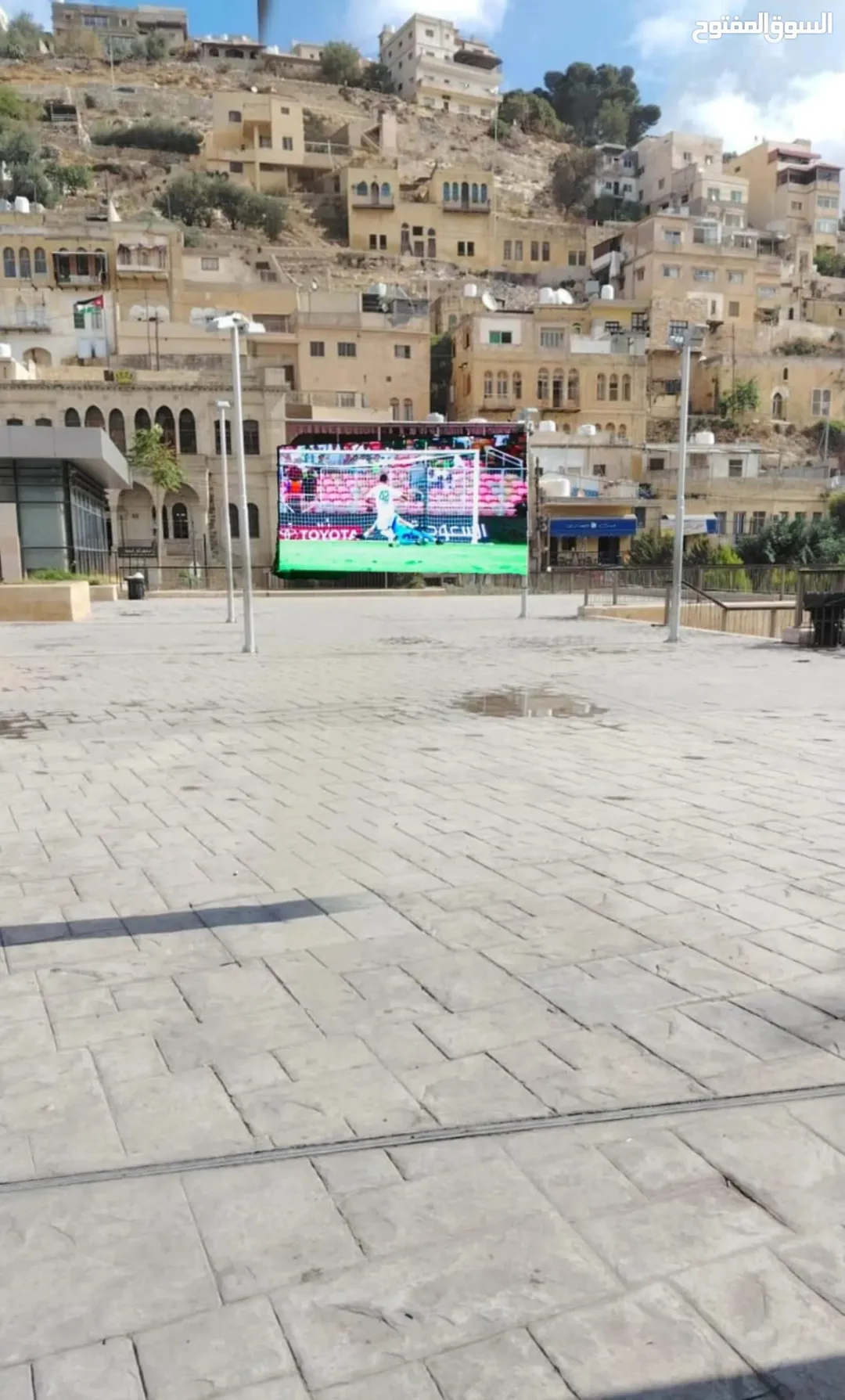 فيلا مودرن فاخرة قيد الإنشاء بإطلالة بانورامية
