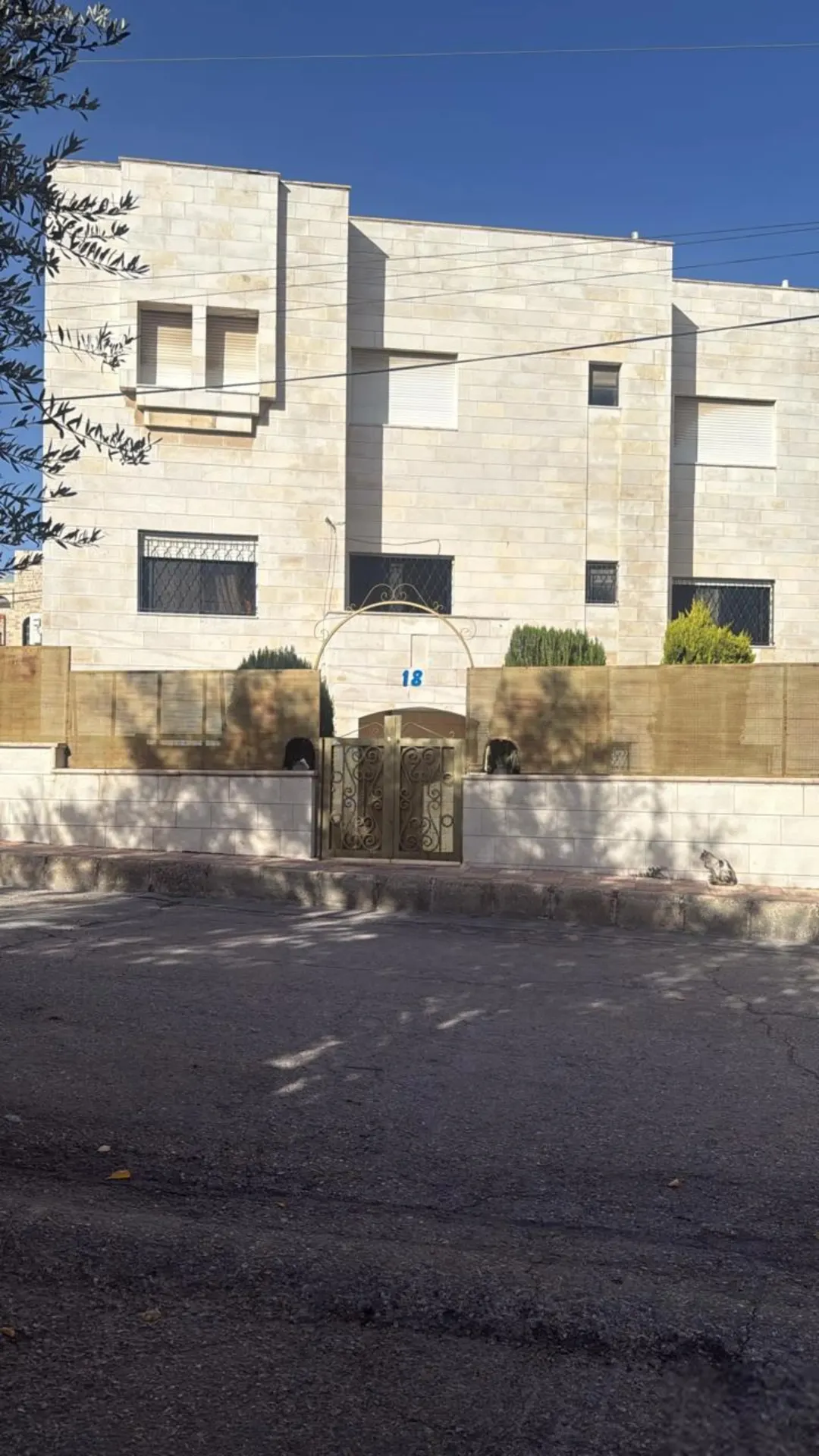 عمارة سكنية مميزة للبيع في أم السماق – عمان