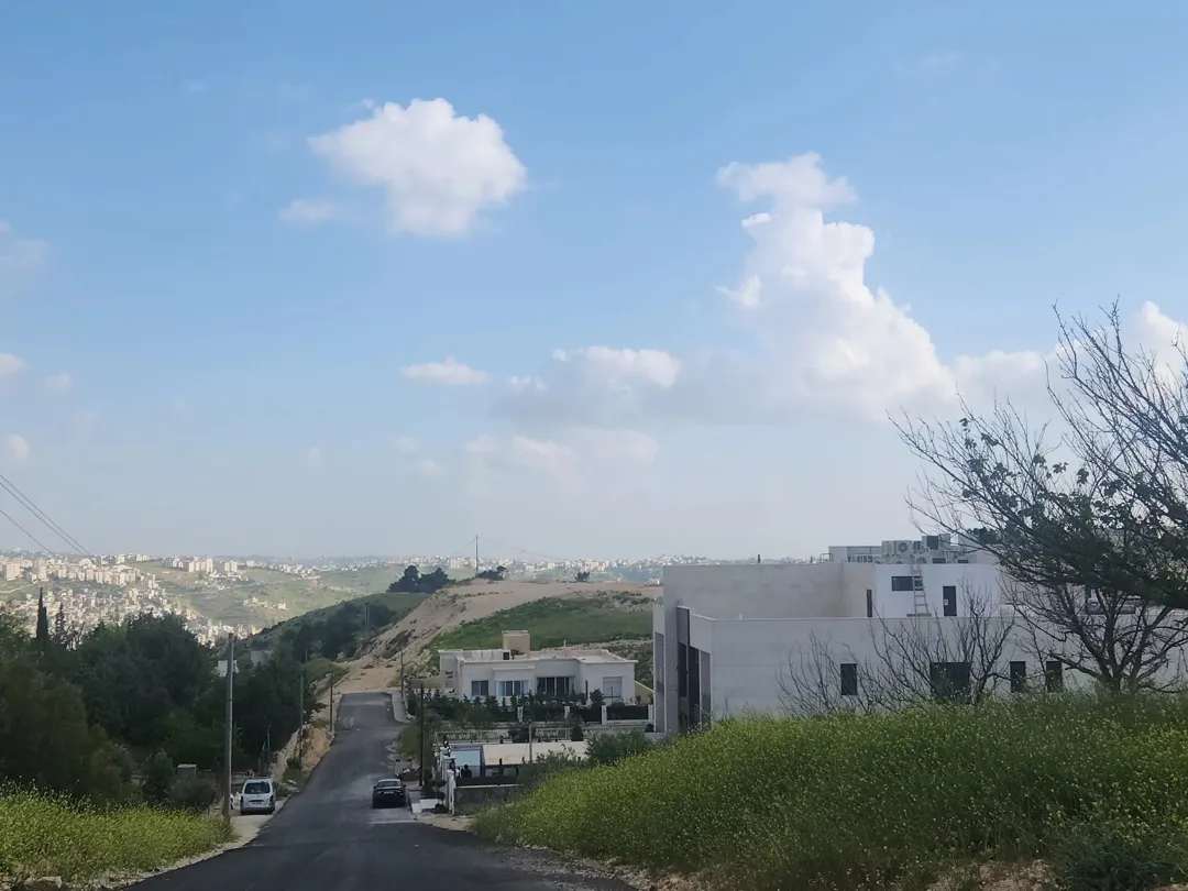 خمس دقائق فقط عن حدائق الحسين الرباحية الجنوبية
