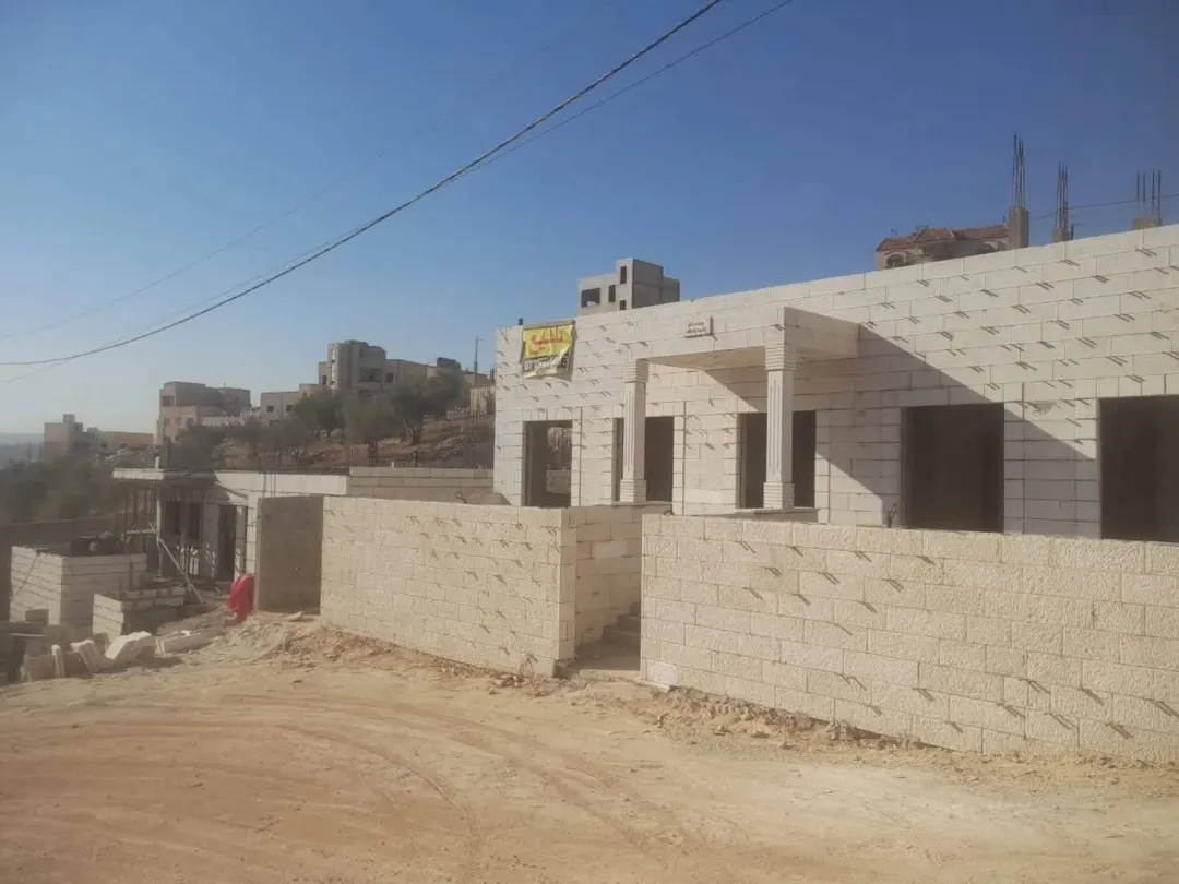 بيت مستقل للبيع قيد الإنشاء في طبربور