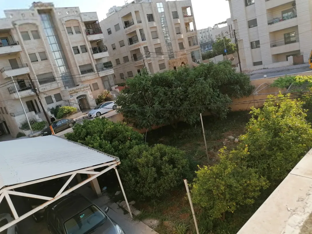 فيلا فخمة للبيع اربد الحي الشرقي مباشرة