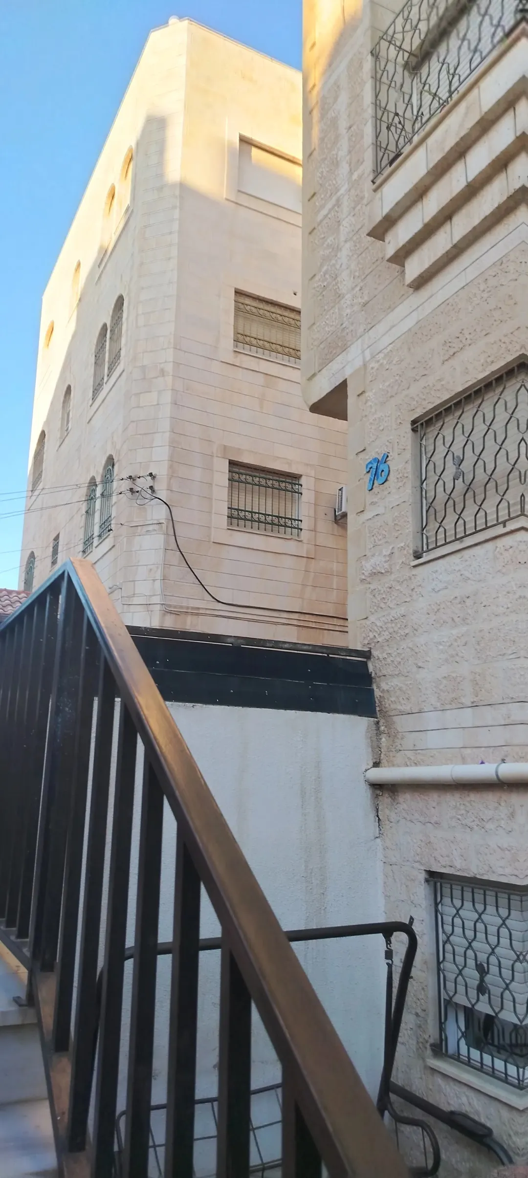 شقة تسوية مشمسة ومميزة للبيع