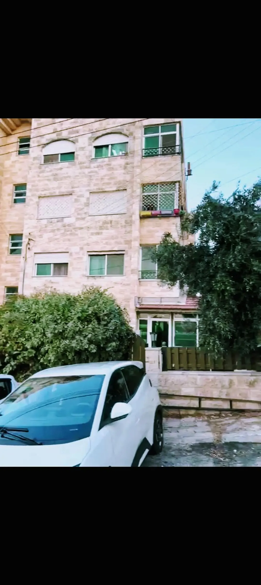 شقه طابق ارضي للبيع في مرج الحمام حوض الجلهاء مساحتها 340 متر / روابي المرج / قرب دوار العلم ا
