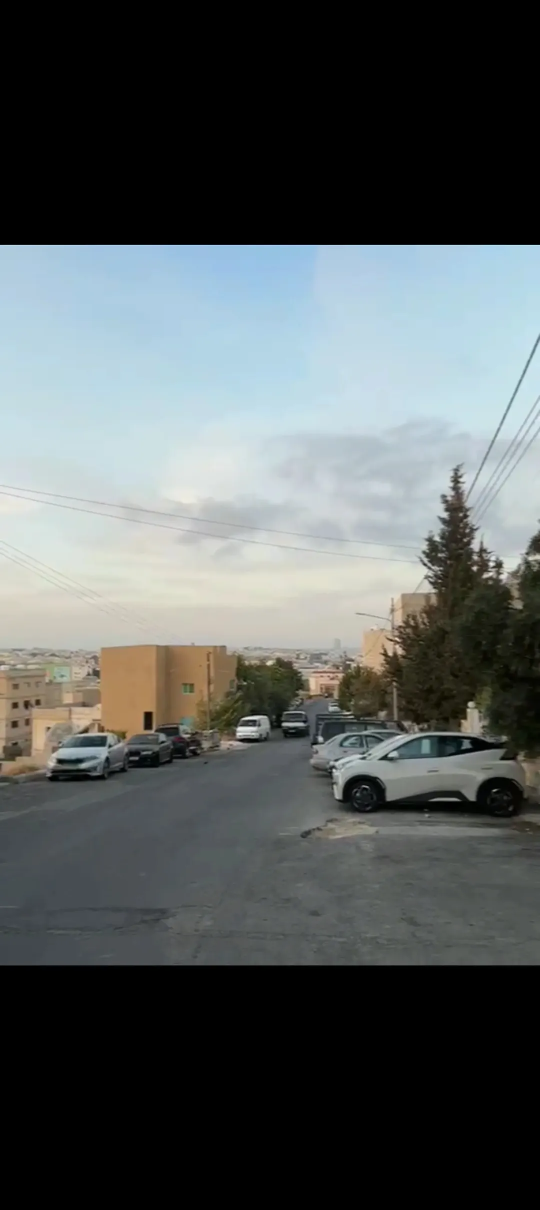 شقه طابق ارضي للبيع في مرج الحمام حوض الجلهاء مساحتها 340 متر / روابي المرج / قرب دوار العلم ا