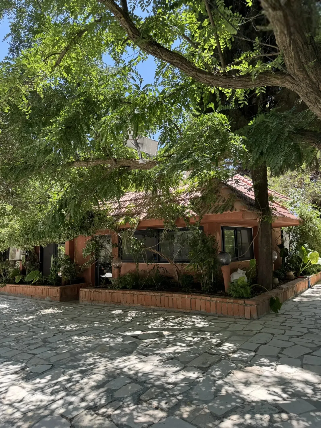 فرصة استثمارية نادرة Abu Hassan Getaway مشروع ضيافة واستجمام قائم السلط