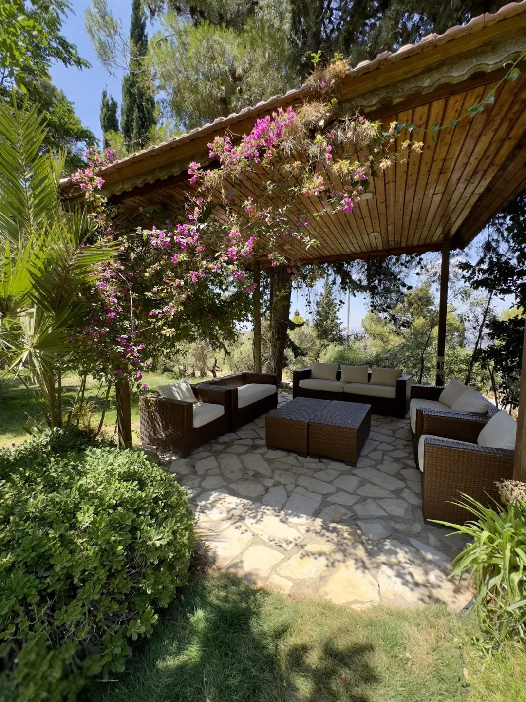 فرصة استثمارية نادرة Abu Hassan Getaway مشروع ضيافة واستجمام قائم السلط