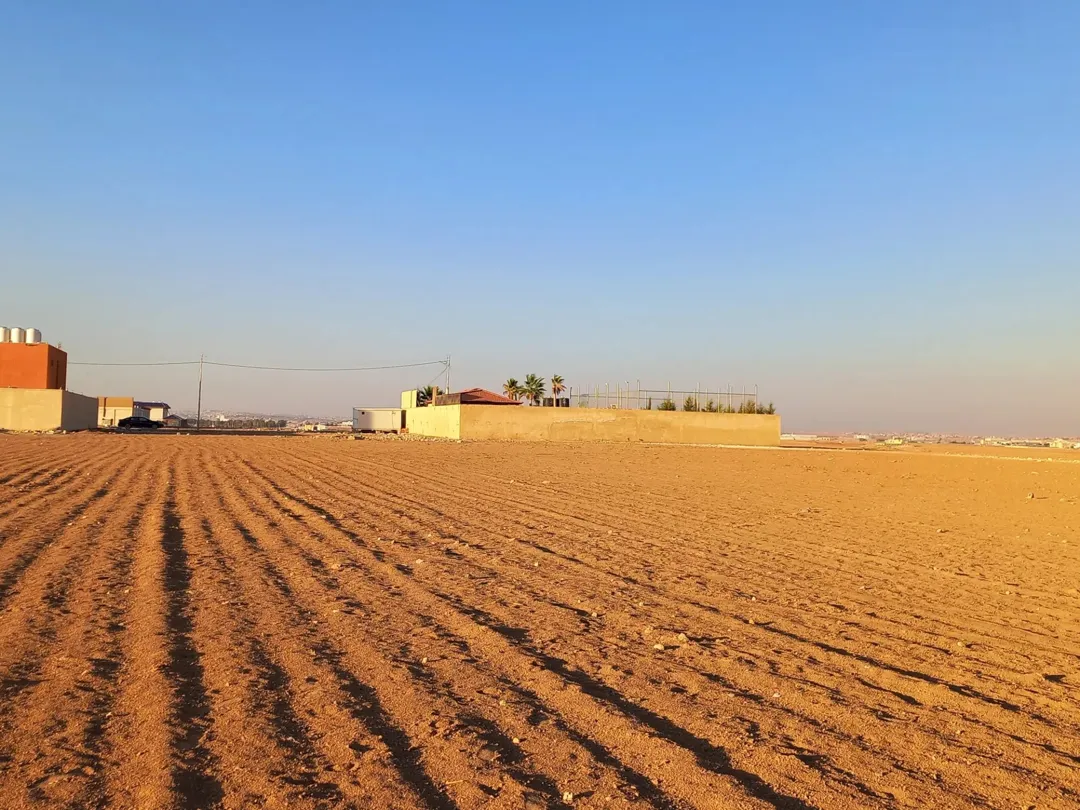 أرض سكنية مميزة للبيع في منطقة القسطل