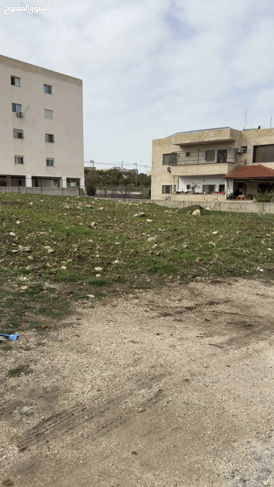 قطعة أرض سكنية مربعة بمساحة 1,127 متر مربع في الغرابية