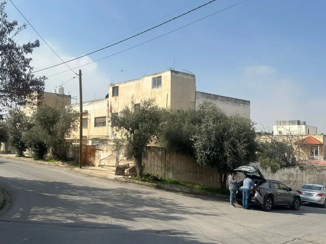 منزل مستقل طابقين للبيع في جبل الحسين قطعة أرض 1 دونم عمارة