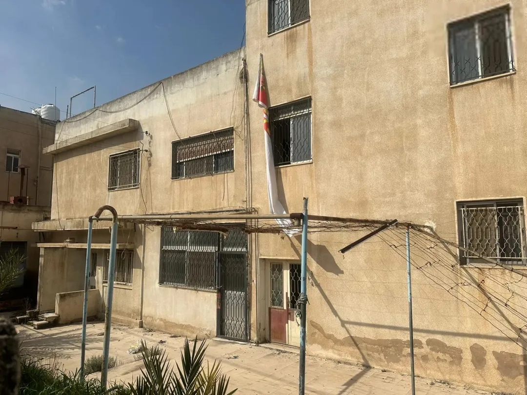 منزل مستقل طابقين للبيع في جبل الحسين قطعة أرض 1 دونم عمارة