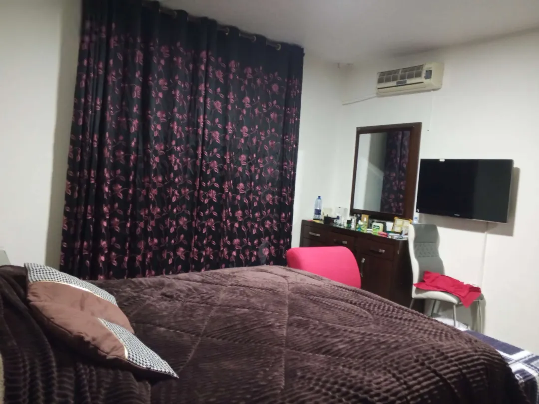 شقة عائلية ساحرة مفروشة بذوق رفيع للإيجار السنوي – عمان الاردن | ID 716913
