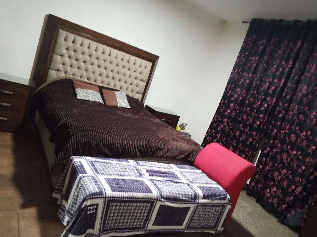 شقة عائلية ساحرة مفروشة بذوق رفيع للإيجار السنوي – عمان الاردن | ID 716913
