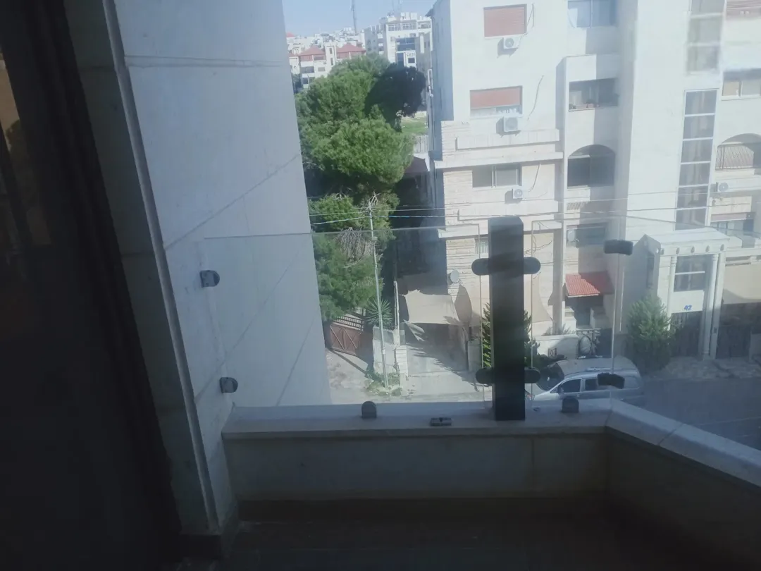 شقة دوبلكس فاخرة مع روف في الطابق الثالث