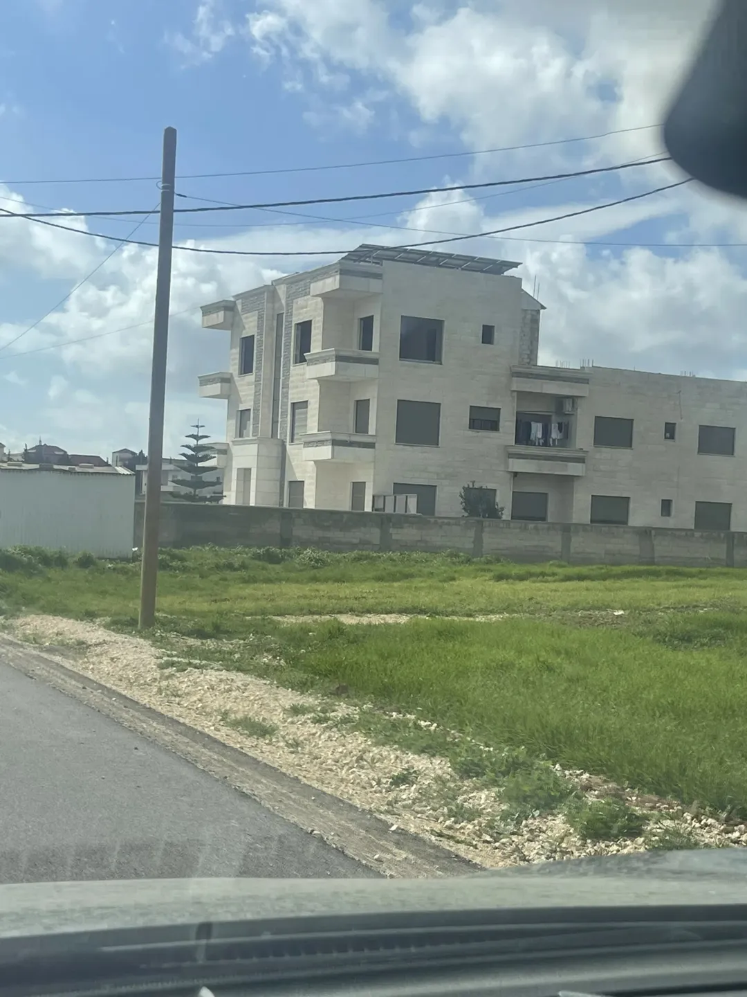 أرض سكنية مميزة للبيع في منجا بالقرب من الكينج أكاديمي
