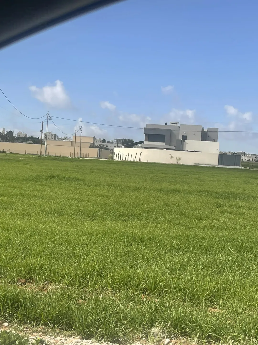 أرض سكنية مميزة للبيع في منجا بالقرب من الكينج أكاديمي